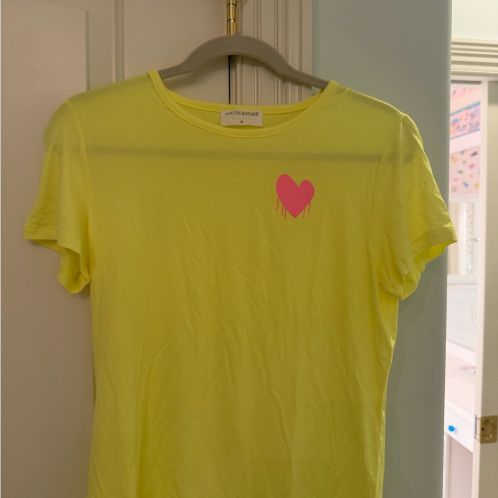 Stripe&Stare Kerri Rosenthal collab - Yellow Tee with Pink Heart